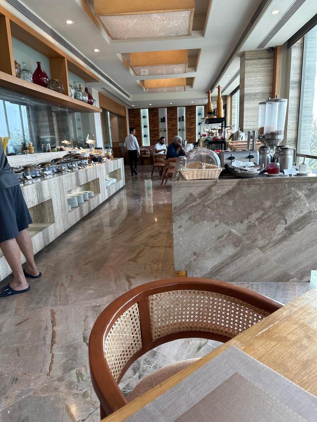 Efcee萨罗瓦门廊酒店 巴夫那加尔 外观 照片